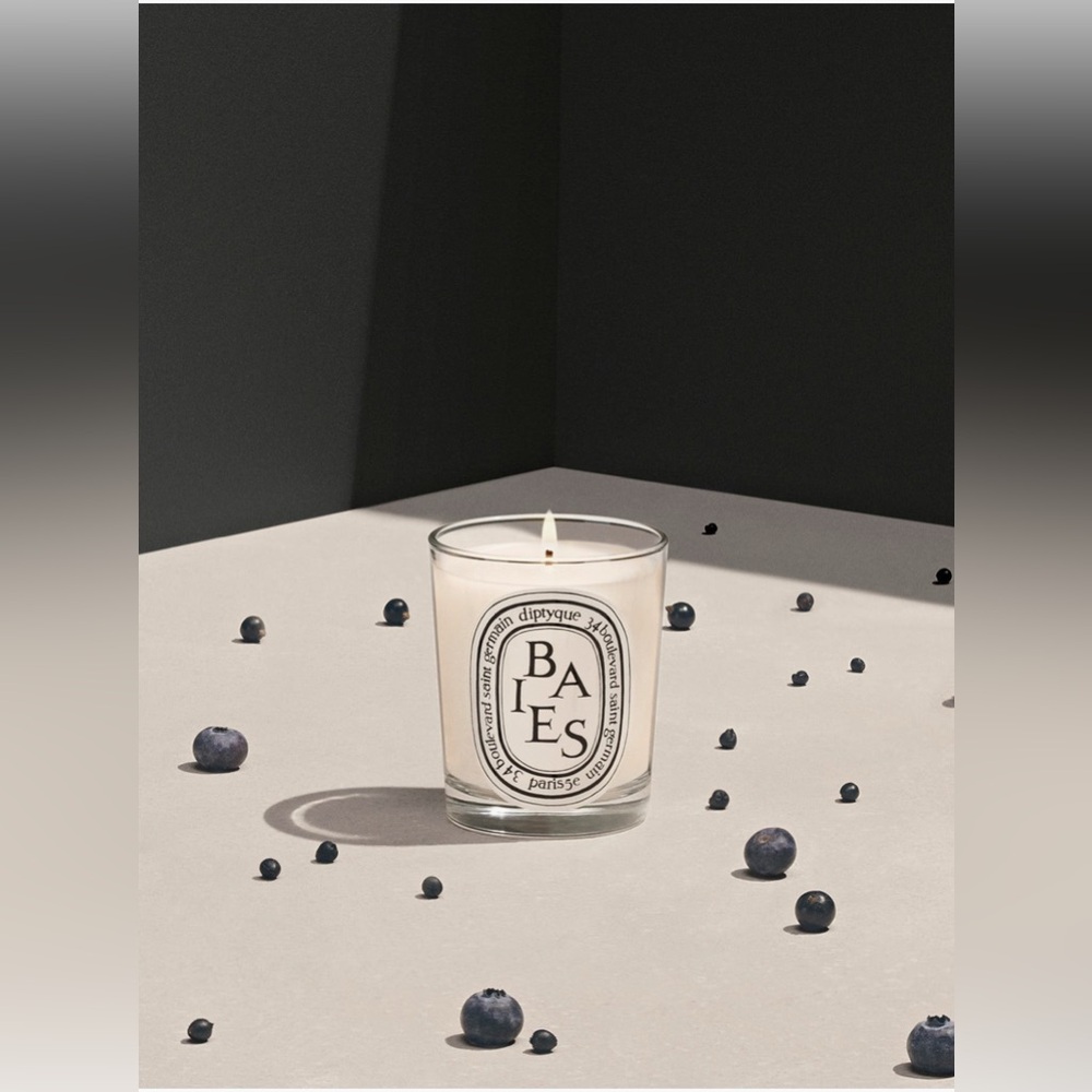 NWT Diptyque Baies (Berries) Scented Candle Color: Clear Vessel 2.4 OZ - Picture 4 of 8